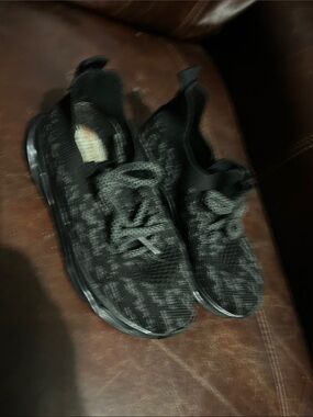 Kids Black Knit Athletic Sneakers - Brand Unknown
